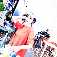 張?zhí)以?/></div>
                            <div>張?zhí)以?/div>
                            <div style=