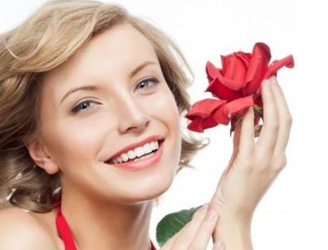 網(wǎng)紅鼻祖?zhèn)冇瓉?lái)的全新唇妝秘訣，竟然這么少人知道？