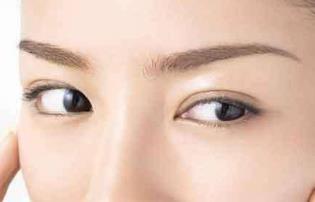 云南中醫(yī)學院醫(yī)療整形美容科醫(yī)生:他們?nèi)绾瓮ㄟ^真實案例改變?nèi)藗兊耐饷玻? alt=