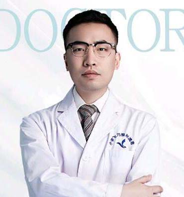 李果 李果