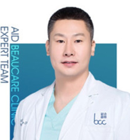 何明達
