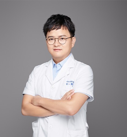 何煒華 何煒華