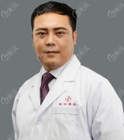 董開云 董開云