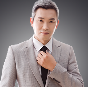 李英春
