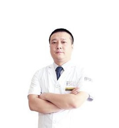 王飛