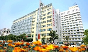 南昌大學(xué)第二附屬醫(yī)院整形美容科內(nèi)切眼袋怎么樣？?jī)?nèi)切去眼袋有何優(yōu)缺點(diǎn)？