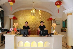 青島奧拉克醫(yī)療美容診所激光祛眼袋效果怎么樣？激光祛眼袋安全嗎？