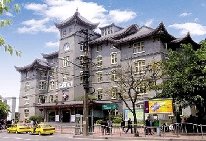 重慶中山醫(yī)院面部填充維持時間？價格貴嗎？