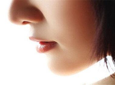 深圳福華醫(yī)療美容醫(yī)院歪鼻矯正