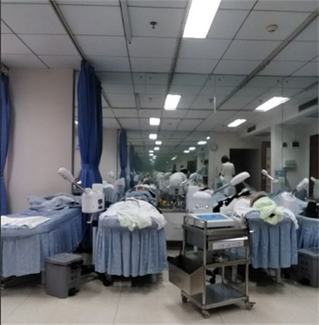 陽泉城南皮膚病醫(yī)院_治療室