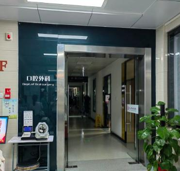 武漢大學口腔醫(yī)院_走廊