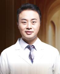 董巖巖